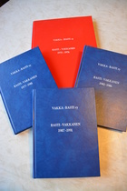 VaRa:n 20-vuotisjuhlien alla vuosien 1972-1991 Rasti-Vakkaset sidottiin neljäksi kirjaksi (jotka ovat säilytyksessä yksityisarkistossa).