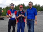 H60-sarjan tyytyväiset Varsinais-Suomen viestimestarit Loimaalla:  juoksujärjestyksessä Matti, Koki ja Timo.